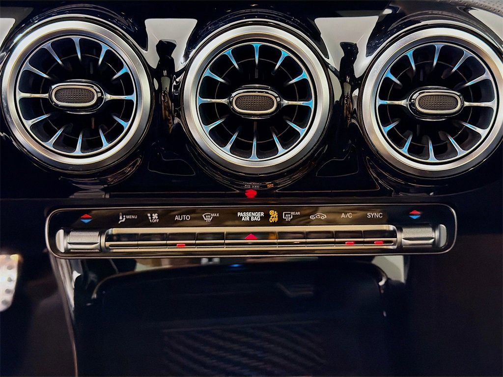 Used 2023 Mercedes-Benz CLA 250 4MATIC image 19