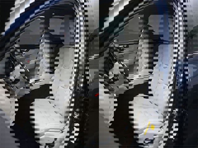 New 2025 Volvo XC60 B5 Core image 14