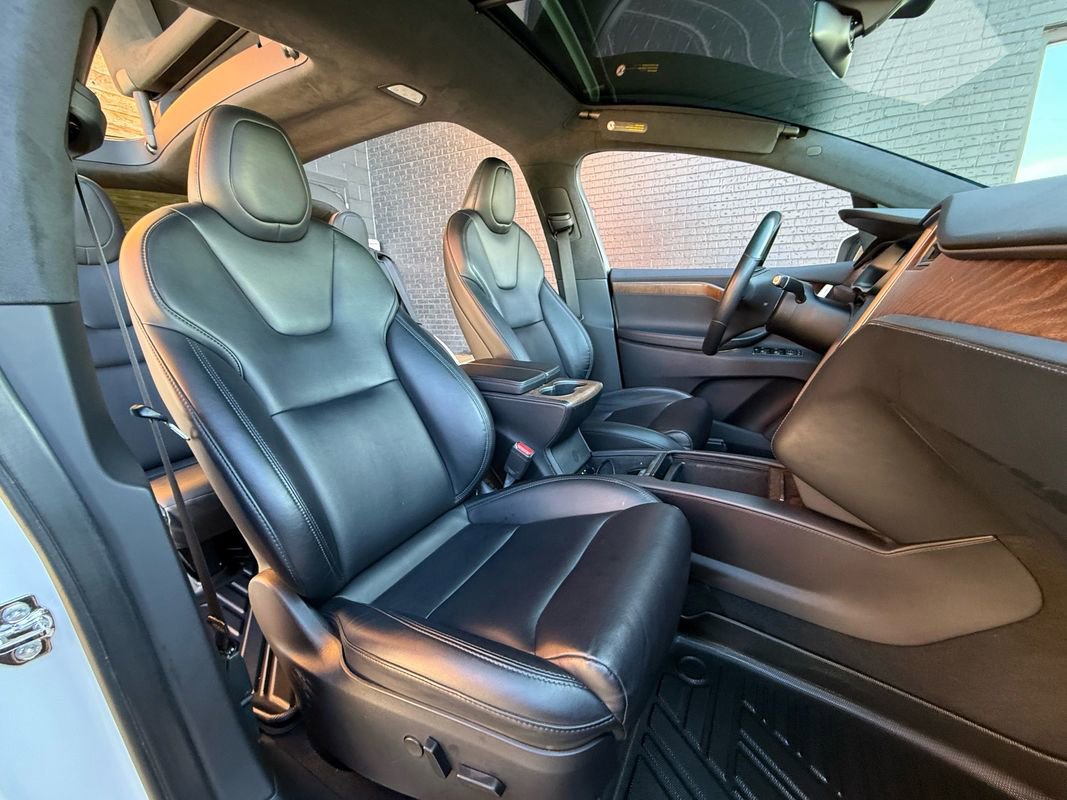 Used 2020 Tesla Model X Long Range image 5
