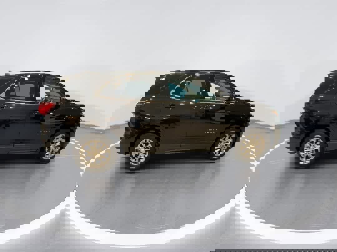 Used 2020 Chevrolet Equinox LT w/ Driver Convenience Package image 9