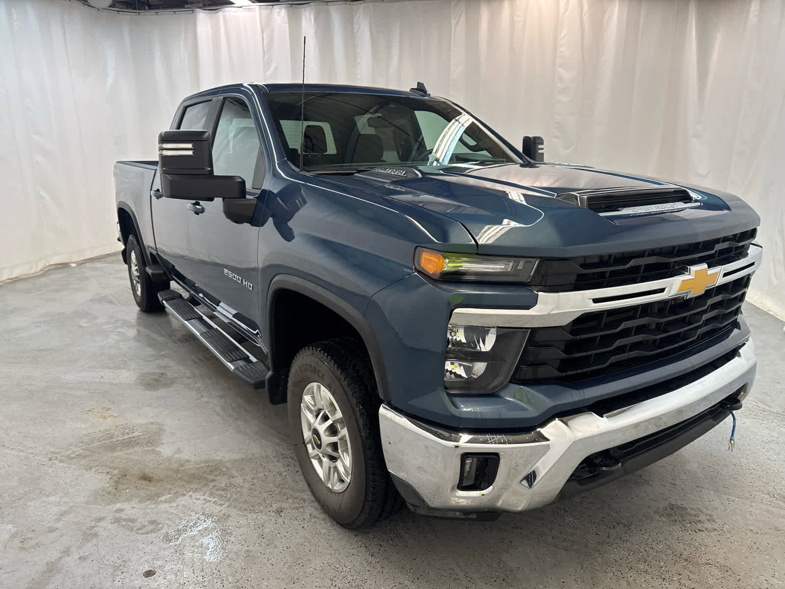 Certified 2025 Chevrolet Silverado 2500 LT w/ Convenience Package image 8