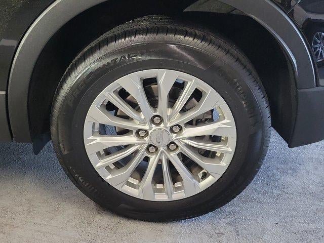 Certified 2024 Cadillac XT4 Luxury w/ Cold Weather Package FWD image 9