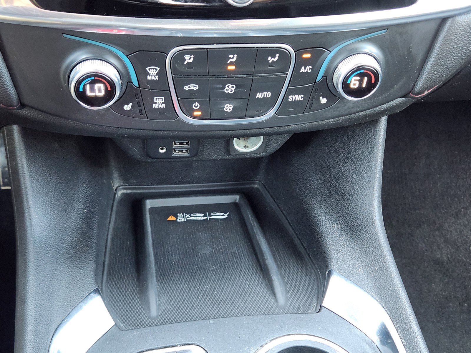Used 2022 Chevrolet Traverse RS FWD image 15
