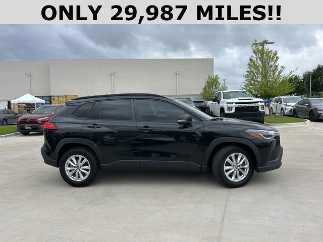 Used 2023 Toyota Corolla Cross LE FWD video 2