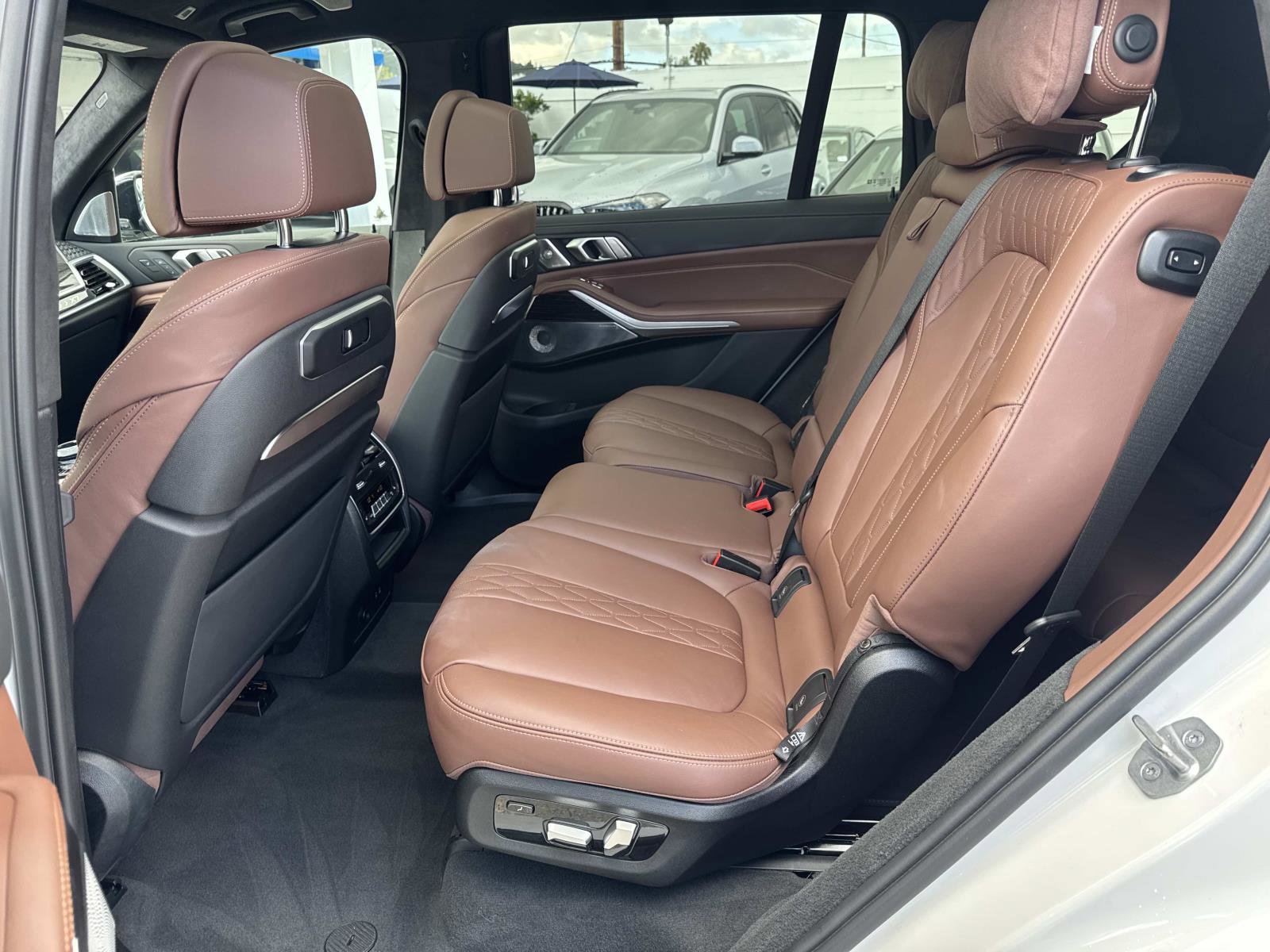 Used 2024 BMW X7 xDrive40i AWD/4WD image 17