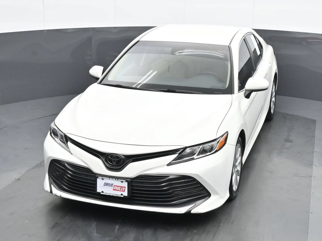 Used 2018 Toyota Camry LE FWD image 17