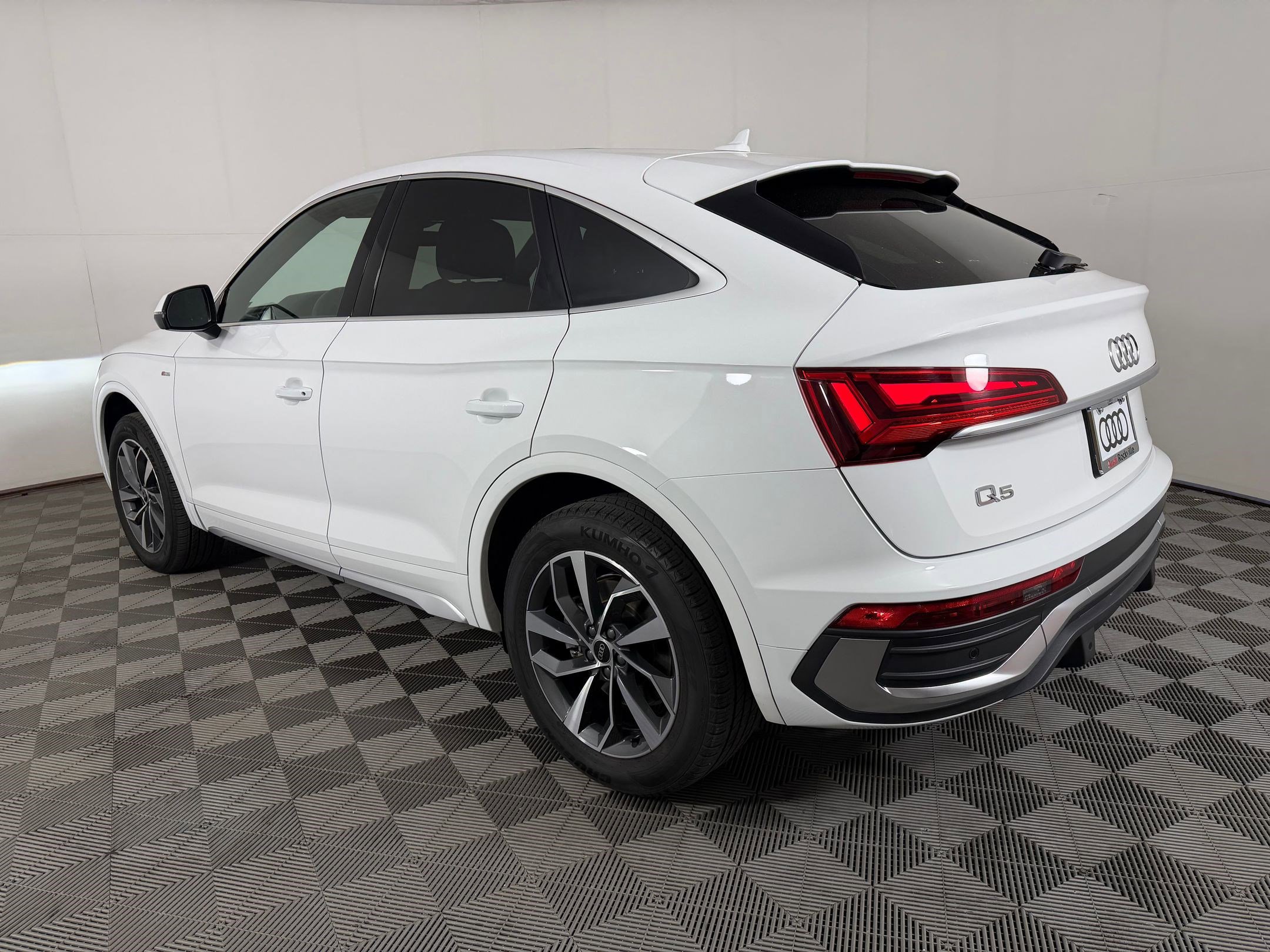 Used 2022 Audi Q5 2.0T Premium AWD/4WD image 3