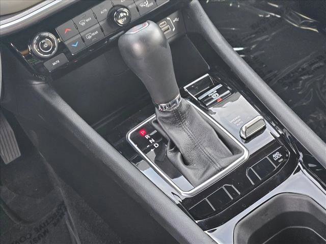 Used 2025 Jeep Compass Limited image 12