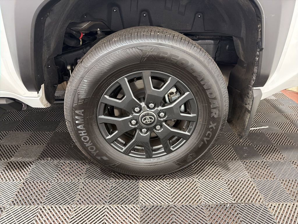 Used 2025 Toyota 4Runner SR5 image 31