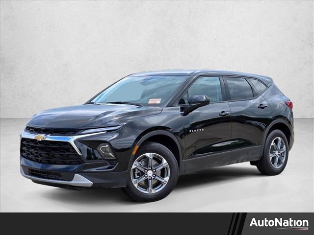 Used 2025 Chevrolet Blazer LT FWD image 1