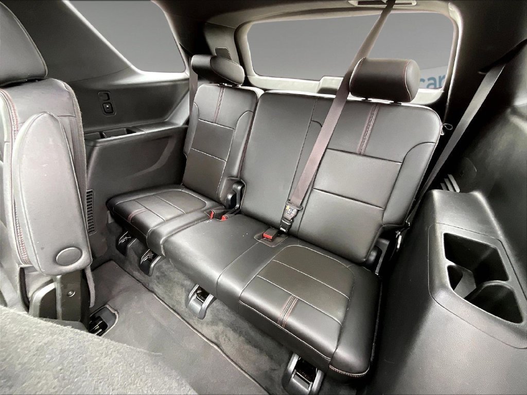 Used 2023 Chevrolet Traverse RS AWD/4WD image 16
