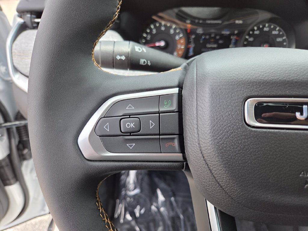 New 2026 Jeep Compass Latitude AWD/4WD image 32
