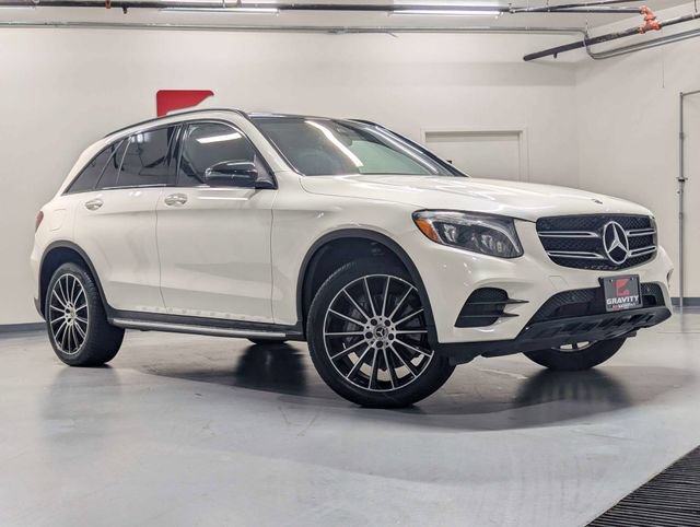 Used 2019 Mercedes-Benz GLC 300 4MATIC w/ Exterior Lighting Package image 2
