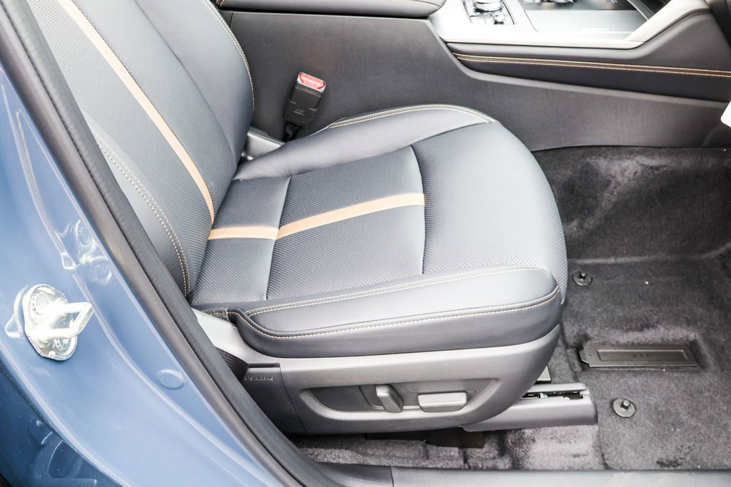 Used 2025 MAZDA CX-70 Plug-In Hybrid w/ Premium Plus image 39