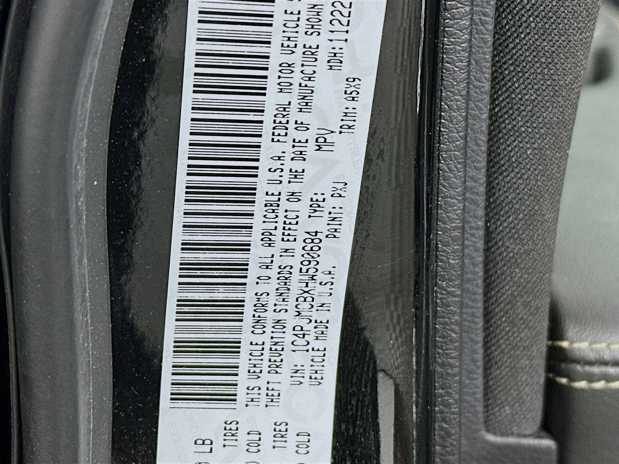 Used 2017 Jeep Cherokee Latitude w/ Cold Weather Group image 12