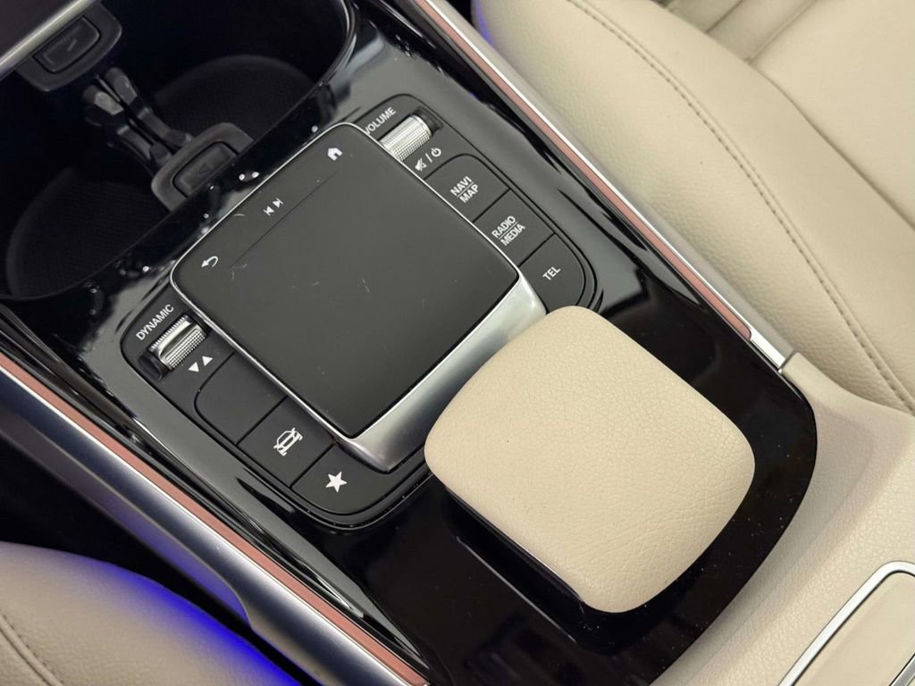 Used 2021 Mercedes-Benz GLB 250 4MATIC image 28