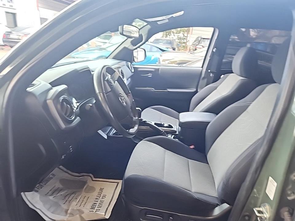 Used 2021 Toyota Tacoma TRD Sport image 6