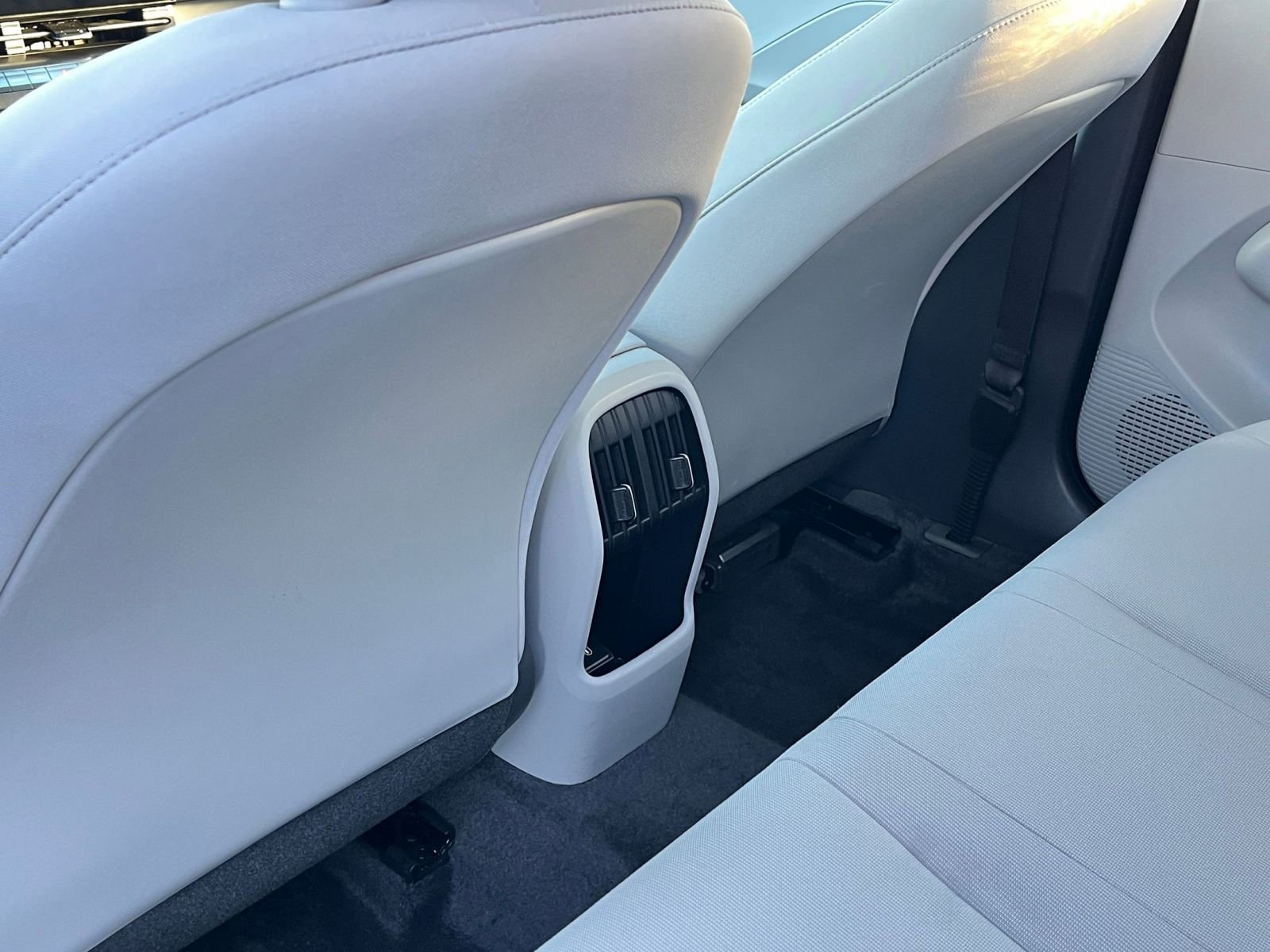 Used 2025 Hyundai Kona SEL image 24