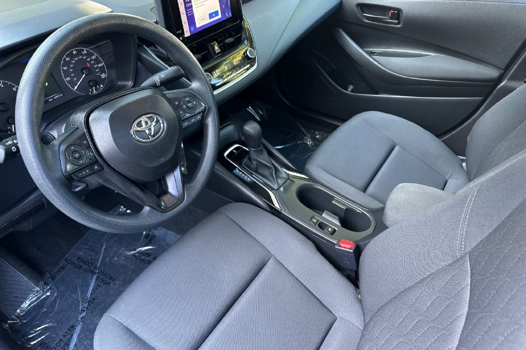 Certified 2025 Toyota Corolla LE FWD image 9
