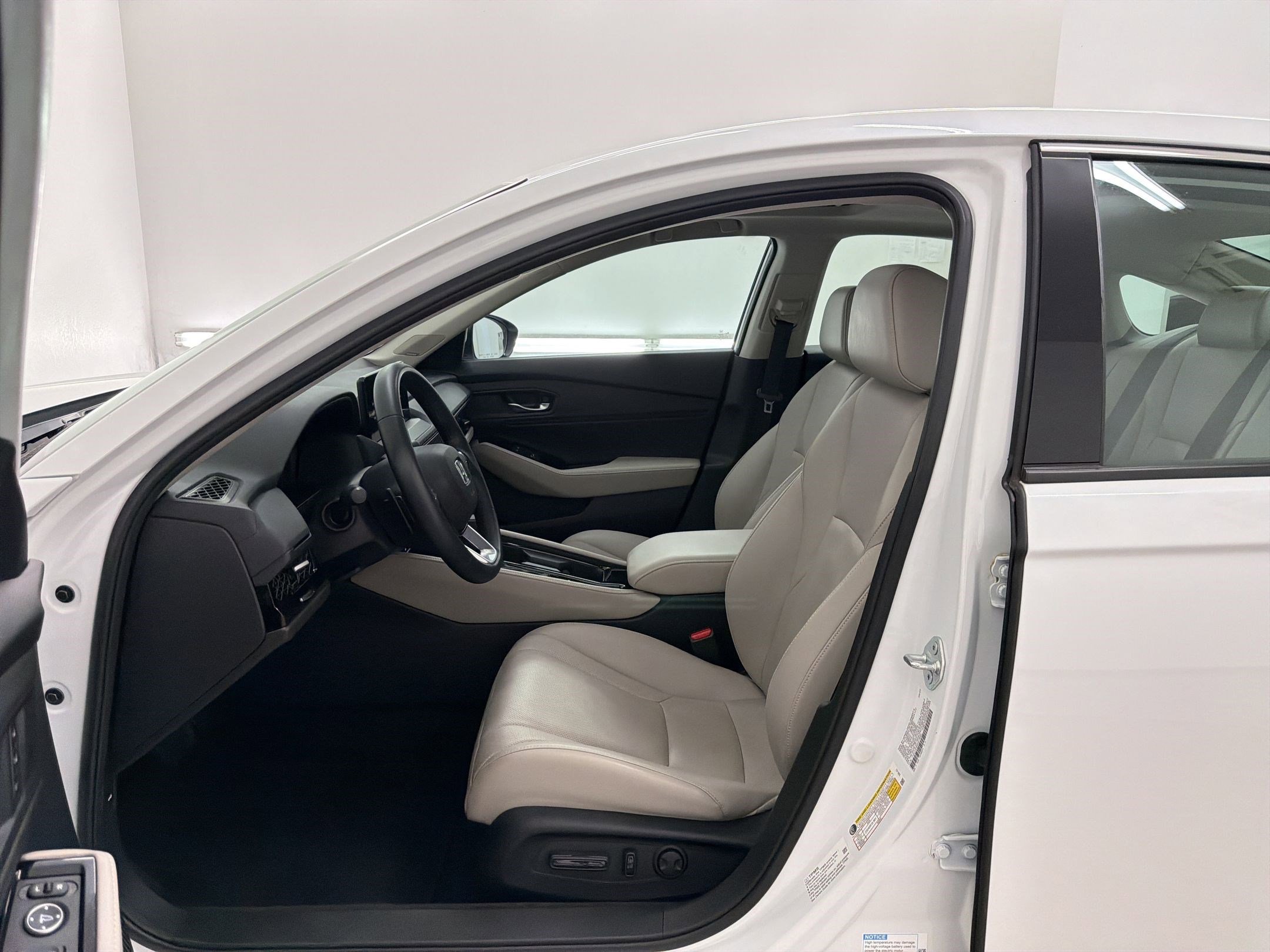 Used 2023 Honda Accord Touring image 5