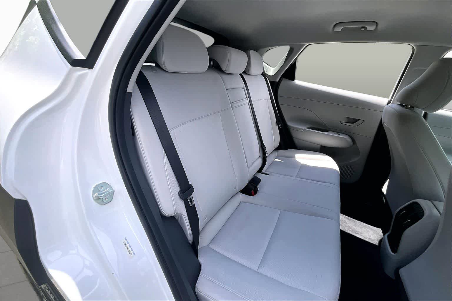 Used 2025 Hyundai Kona SEL FWD image 21