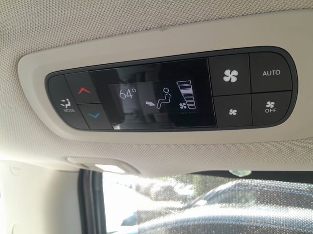 Used 2017 Chrysler Pacifica Limited w/ UConnect Theater Package FWD image 15