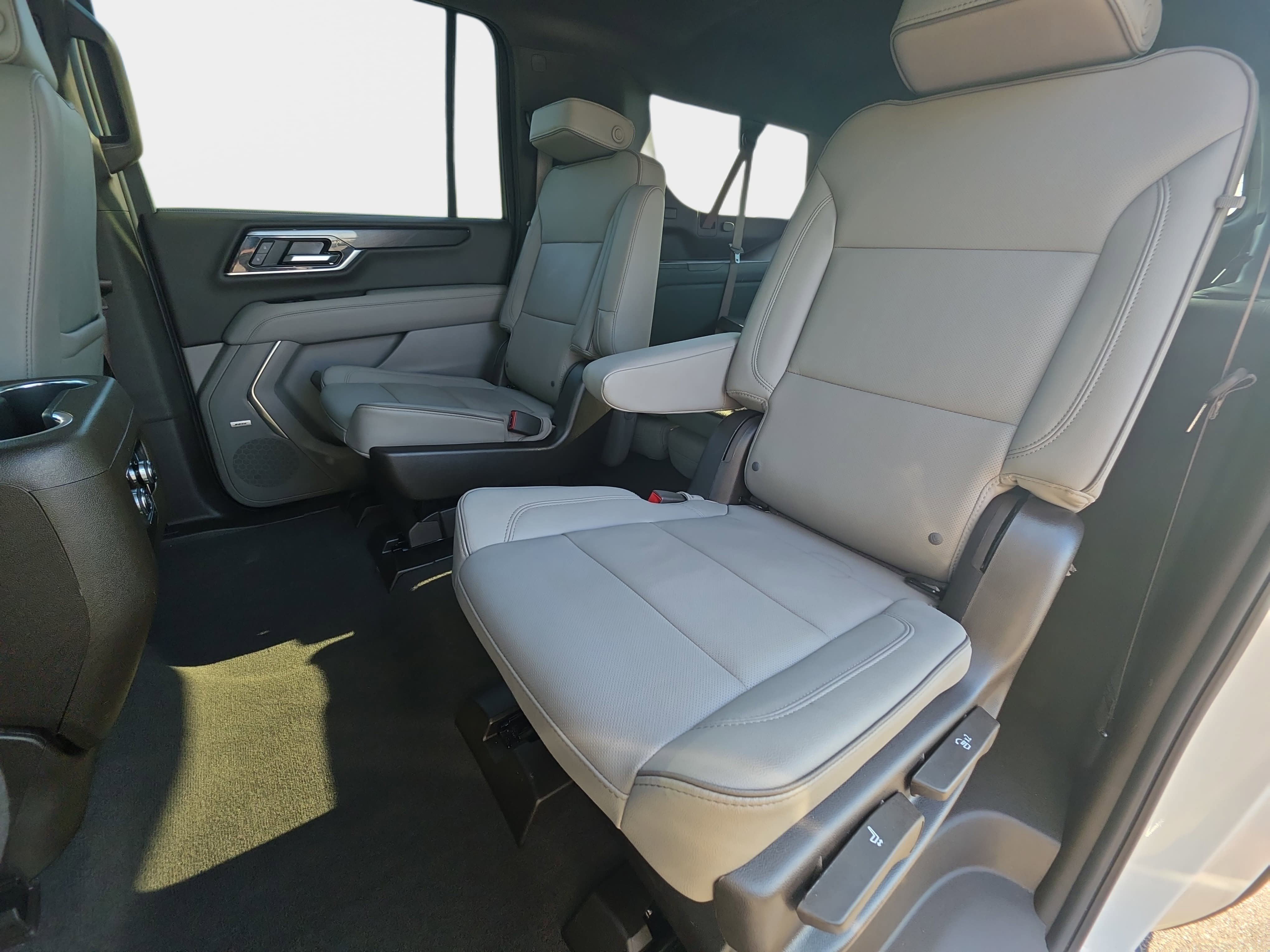 Used 2025 GMC Yukon XL Elevation AWD/4WD image 15