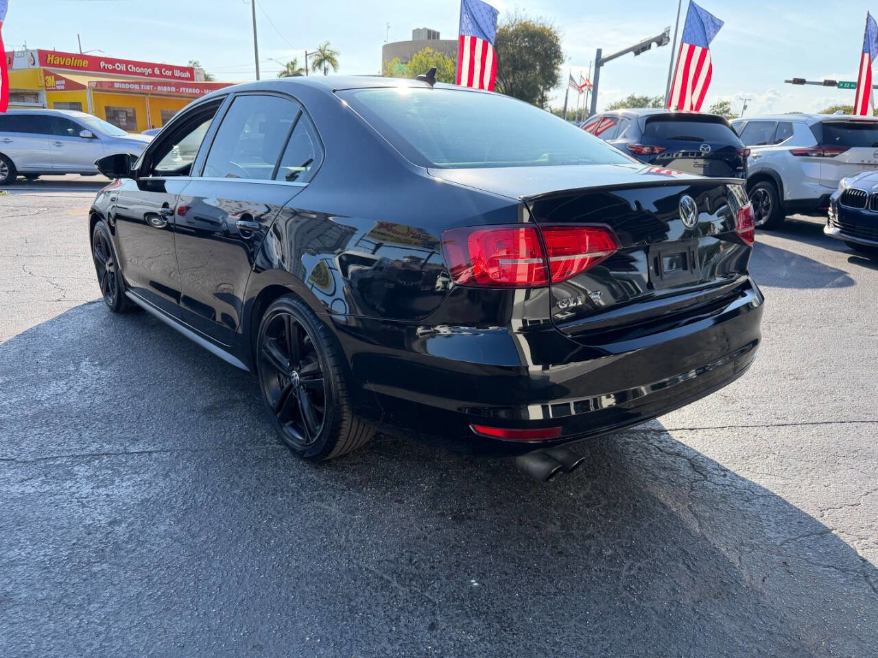 Used 2015 Volkswagen Jetta GLI SE FWD image 3