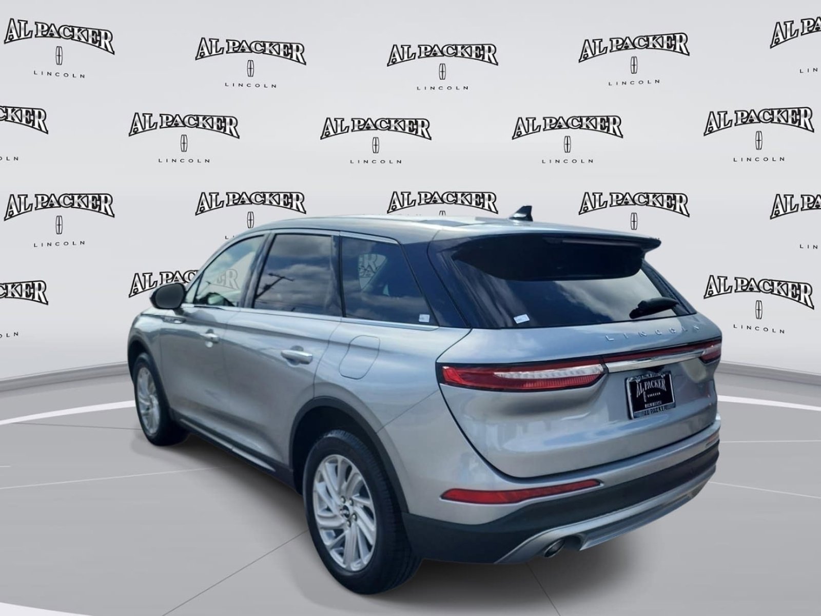 Used 2024 Lincoln Corsair FWD image 3