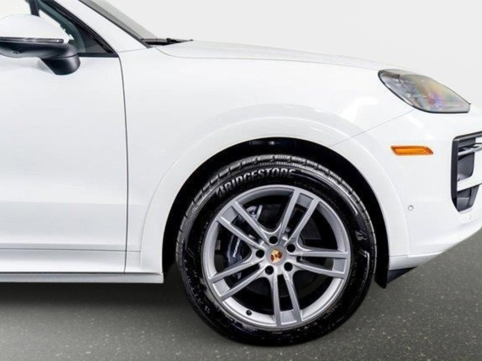 Used 2025 Porsche Cayenne image 6