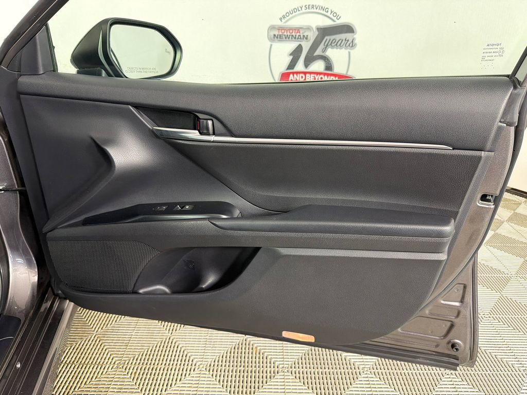 Used 2019 Toyota Camry SE image 14