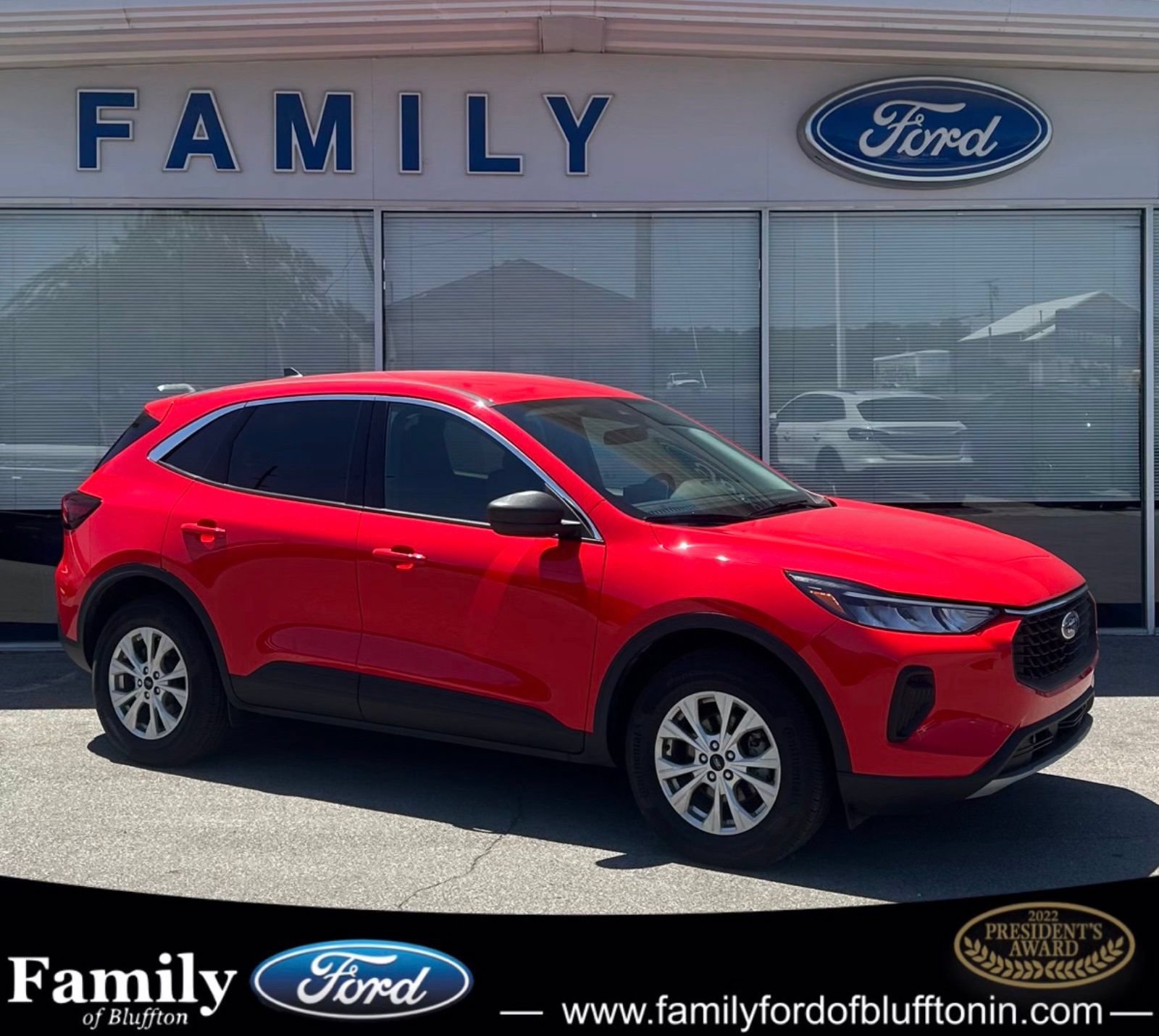 Used 2024 Ford Escape Active w/ Tech Pack #1 AWD/4WD image 1