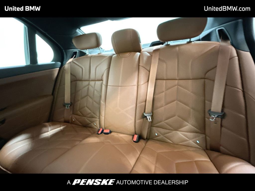 New 2026 BMW 750e xDrive w/ Premium Package AWD/4WD image 21