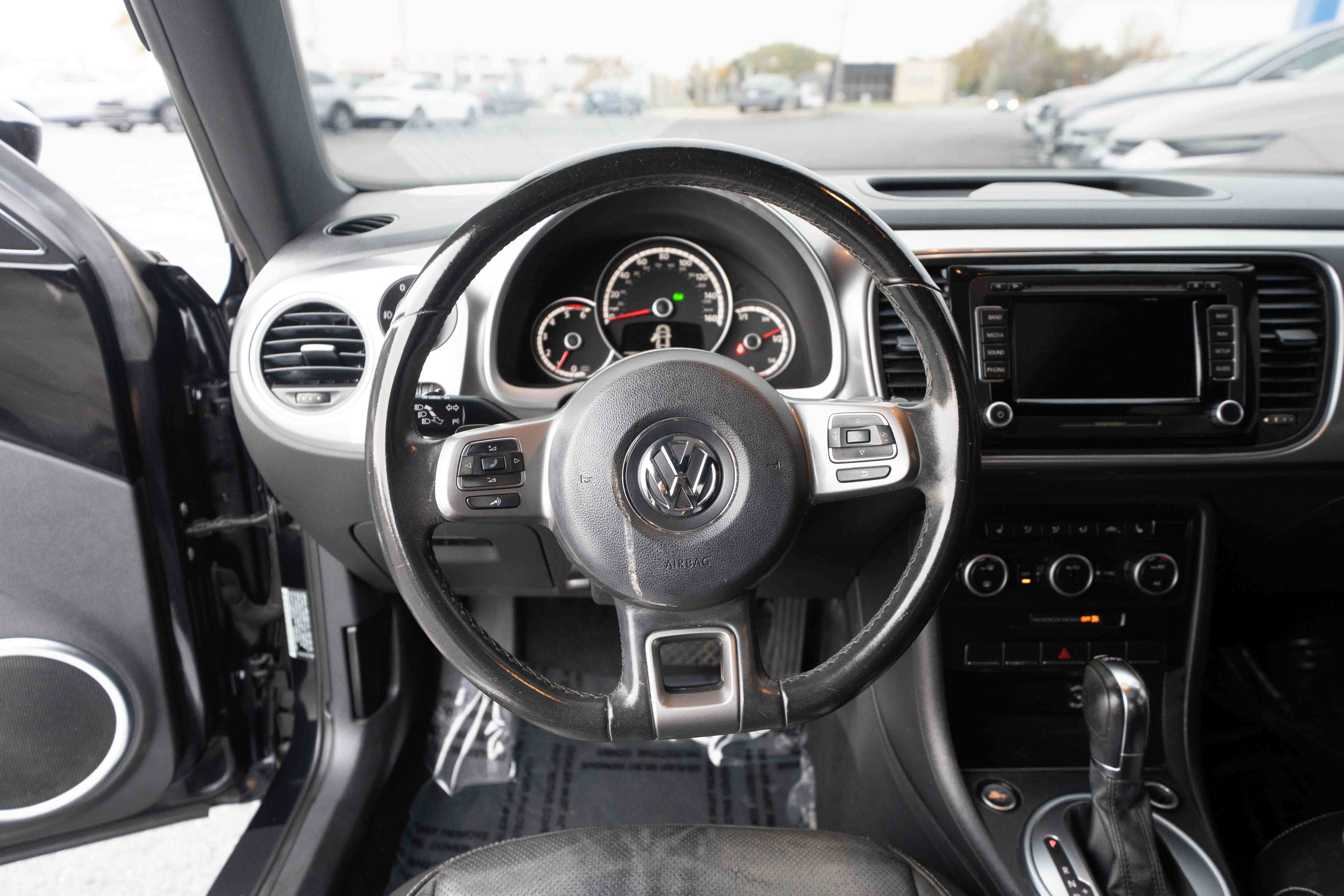 Used 2014 Volkswagen Beetle TDI FWD image 21