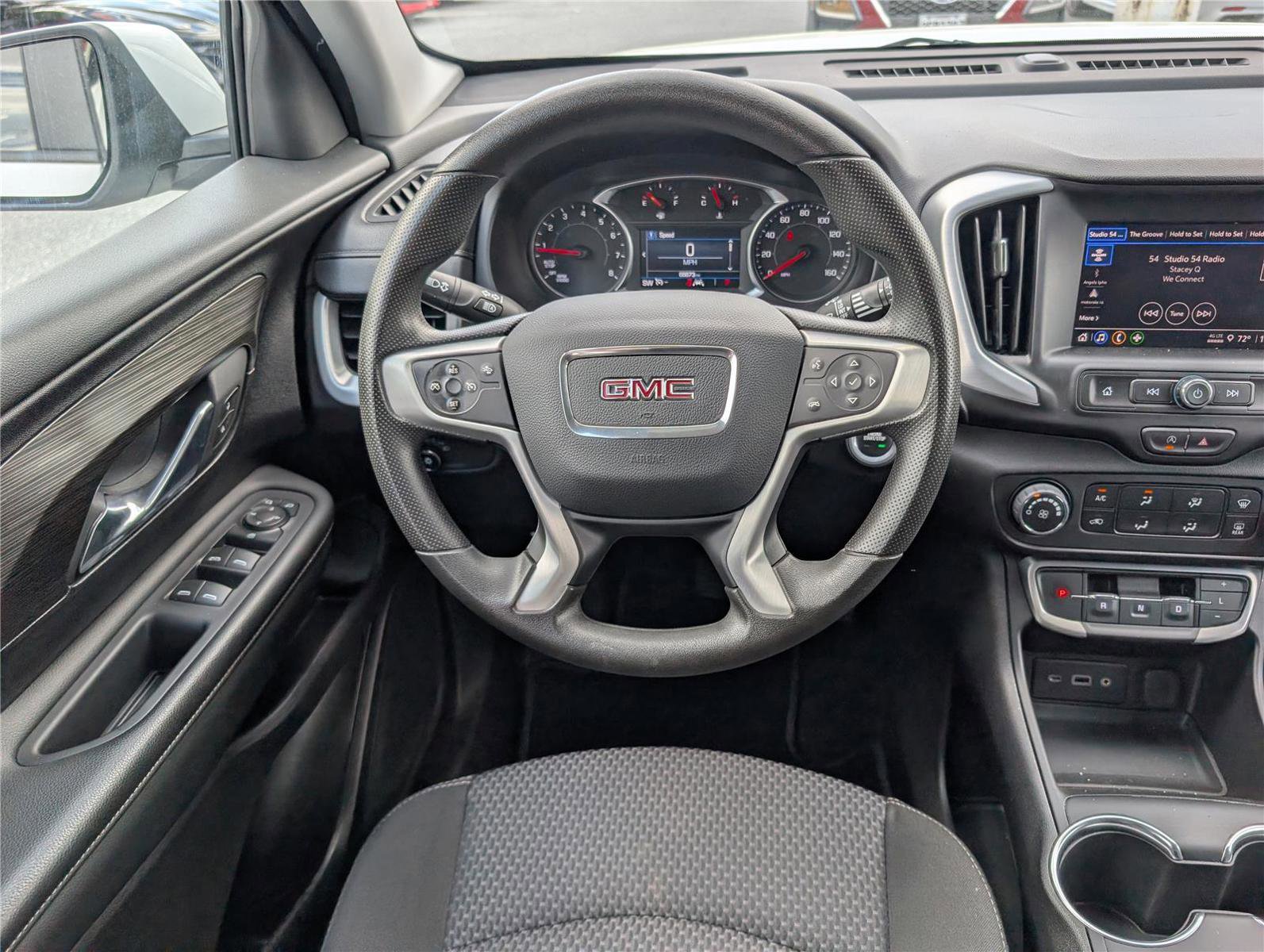 Used 2024 GMC Terrain SLE FWD image 16
