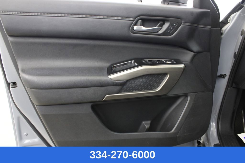 Certified 2023 Nissan Pathfinder Platinum w/ Cargo Package image 17