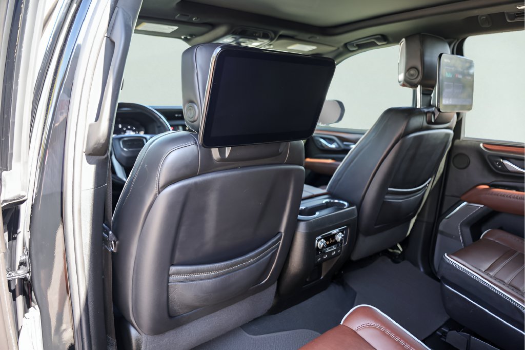 Used 2023 GMC Yukon Denali Ultimate AWD/4WD image 30