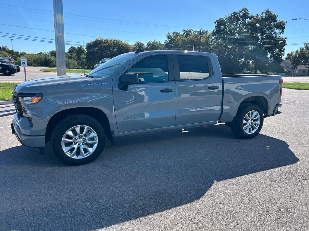 Used 2024 Chevrolet Silverado 1500 Custom RWD image 4