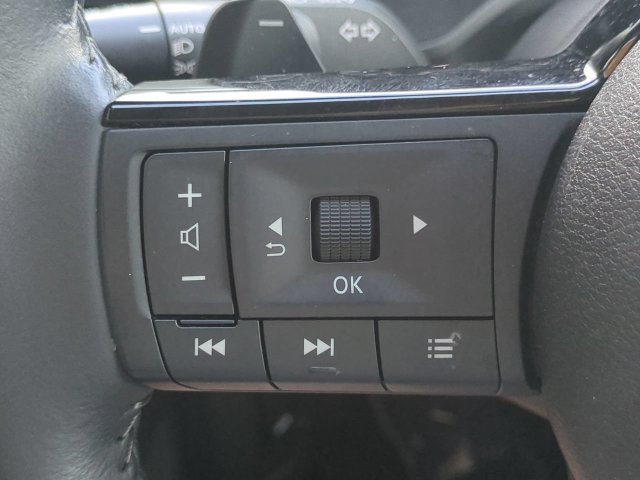 Used 2023 Nissan Rogue SV w/ SV Premium B Package FWD image 25