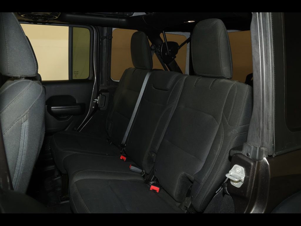 Used 2018 Jeep Wrangler Unlimited Sport AWD/4WD image 17