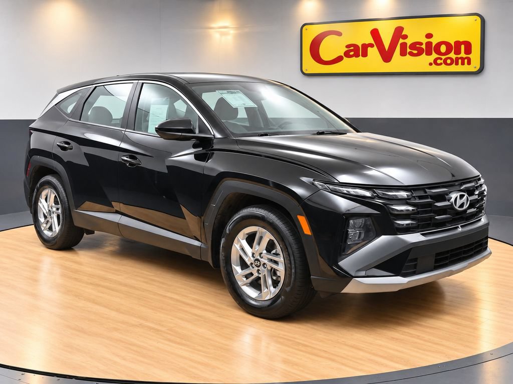 Used 2025 Hyundai Tucson SE FWD image 1