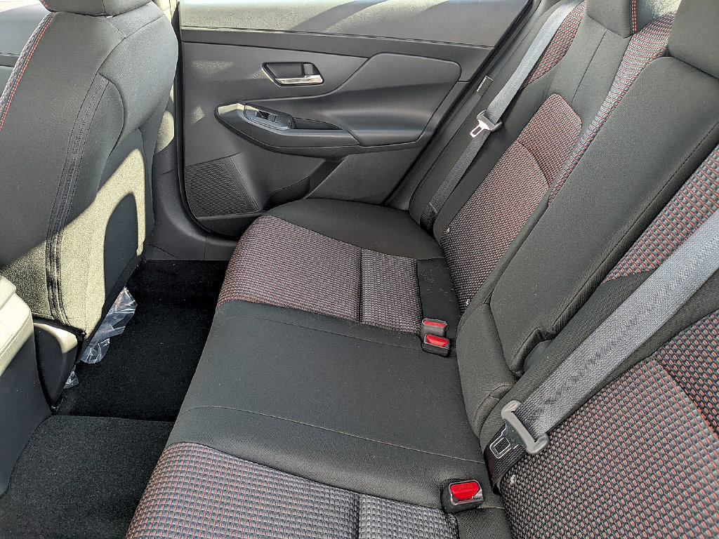 New 2027 Nissan Sentra SR w/ Floor Mat Package FWD image 26