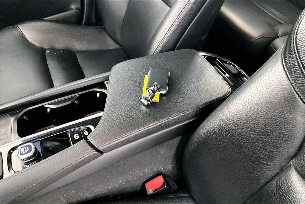 Used 2022 Volvo XC90 T5 Momentum w/ Advanced Package image 13