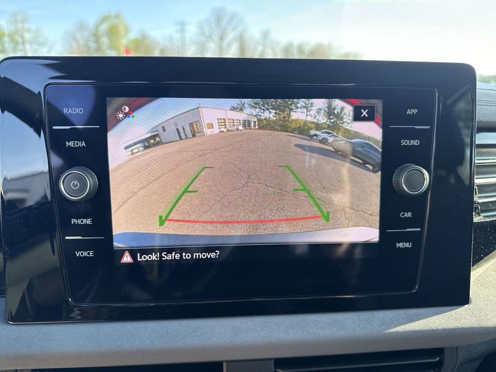 Used 2025 Volkswagen Jetta SE image 16