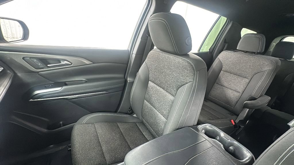 Used 2024 Chevrolet Traverse LT image 13