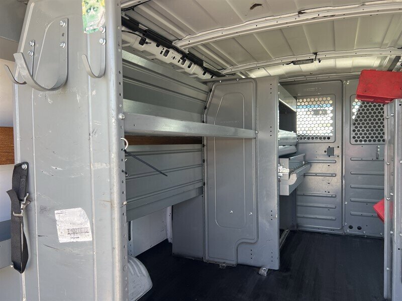 Used 2014 Chevrolet Express 2500 RWD image 19