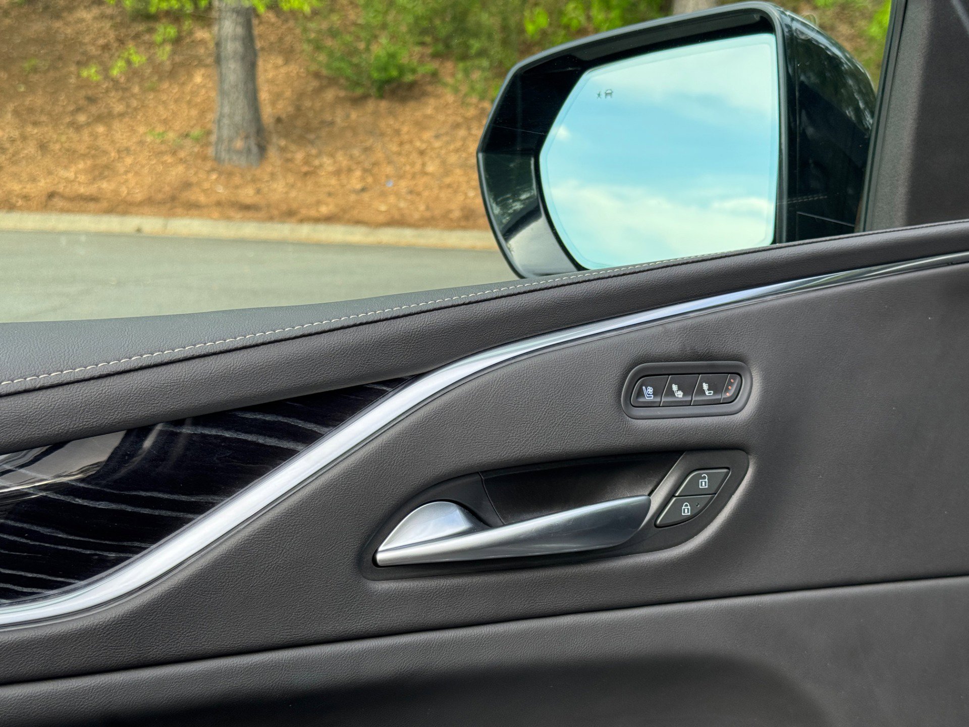 Used 2023 Cadillac Escalade ESV Sport image 22