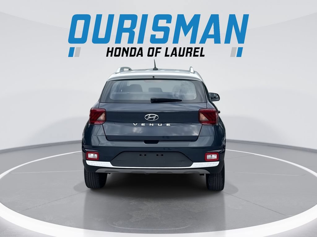 Used 2023 Hyundai Venue Limited FWD image 7