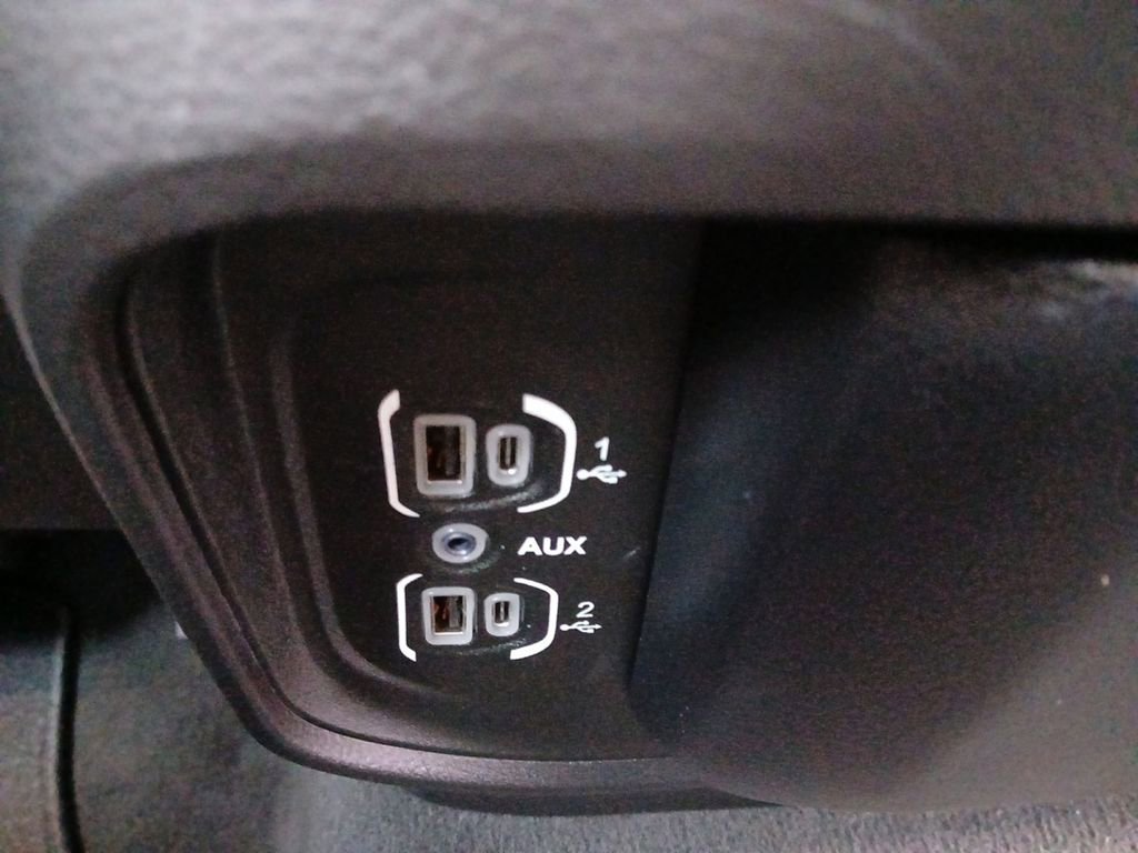 Used 2020 RAM 1500 Laramie image 6