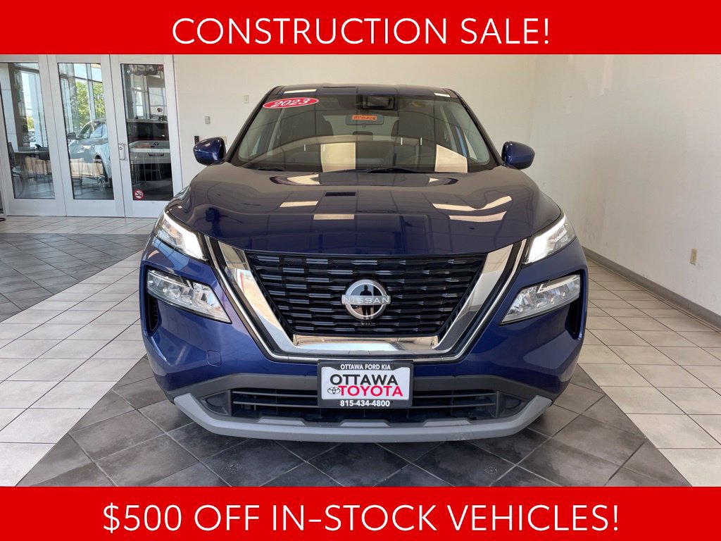 Used 2023 Nissan Rogue SV AWD/4WD image 3